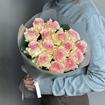 Букет из 15 роз Кения "Топ Гир" (50 см) в матовой упаковке