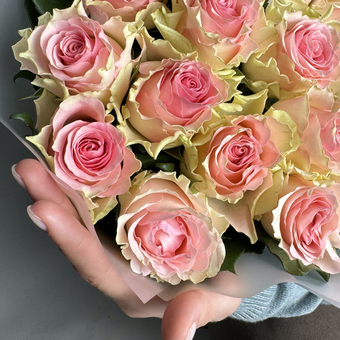 Букет из 15 роз Кения "Топ Гир" (50 см) в матовой упаковке