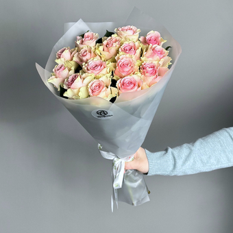 Букет из 15 роз Кения "Топ Гир" (50 см) в матовой упаковке
