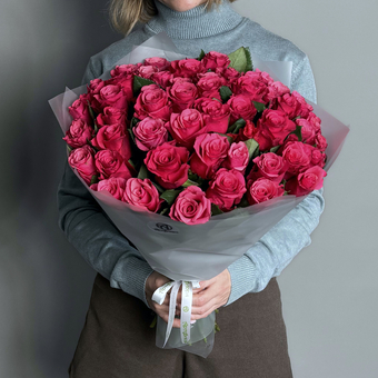 Букет из 35 роз Кения "Такази" (50 см) в матовой упаковке