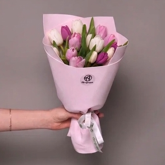 Букет из 15 тюльпанов микс нежный (Голландия) в фоамиране