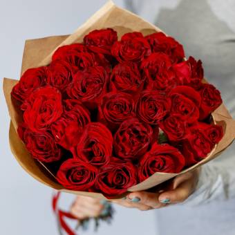 Букет из 25 красных роз 40 см (РФ)