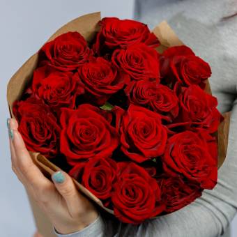 Букет из 15 красных роз 70 см (РФ)