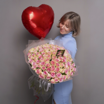 Набор размер ХХL с букетом 101 светло-розовых роза Кения (50 см) в корейской матовой упаковке