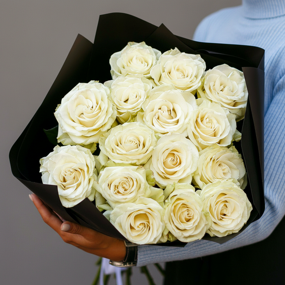 Букет из 15 белых роз 70 см (Эквадор)