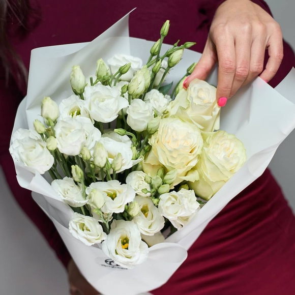 Белый авторский букет - L в корейской упаковке