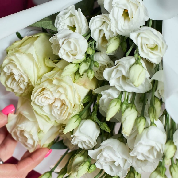 Белый авторский букет - L в корейской упаковке