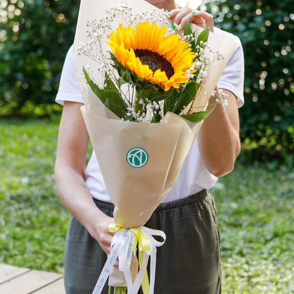 Букет из подсолнуха и гипсофилы - S