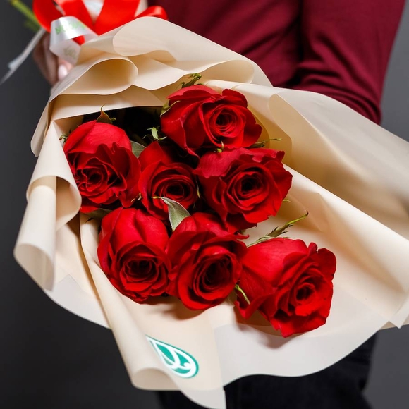 Букет из 7 красных роз 50 см (Эквадор)