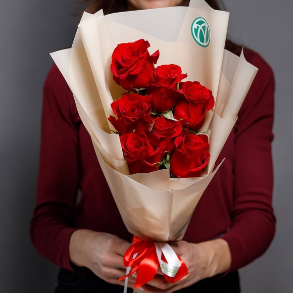 Букет из 7 красных роз 50 см (Эквадор)