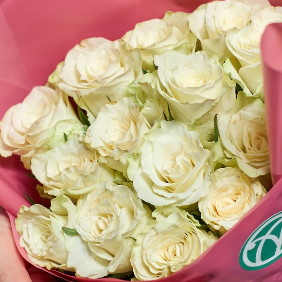 Букет из 15 белых роз Кения (35 см)