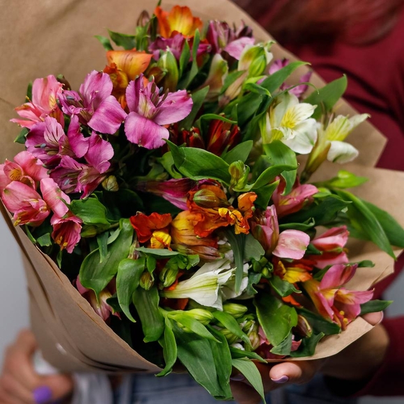 Букет из 9 альстромерий микс