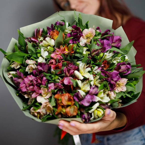 Букет из 25 альстромерий микс