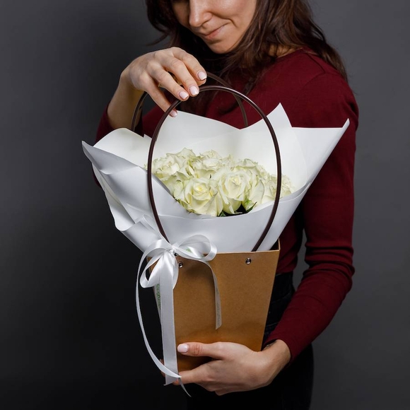 Цветочная сумочка с белыми розами - S