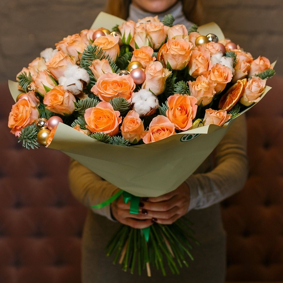 Новогодний букет из 51 оранжевой розы 50 см (Кения)