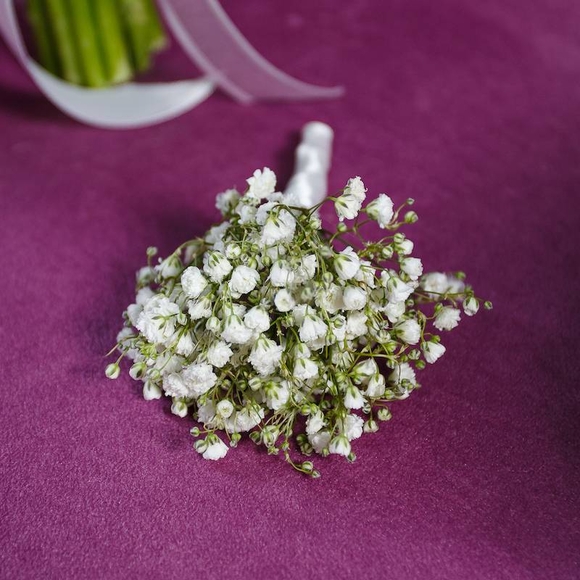 Бутоньерка с гипсофилой