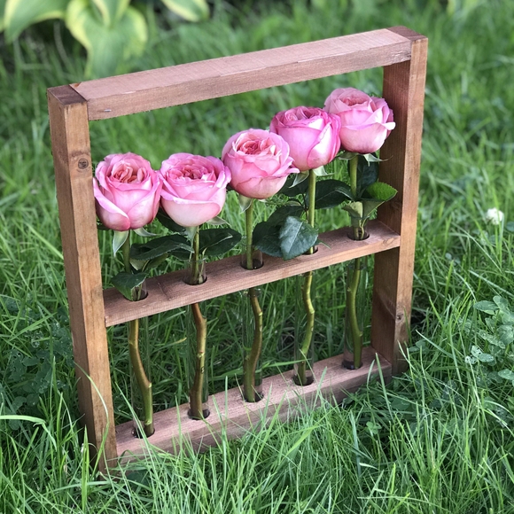 Рамка с живыми цветами коричневая