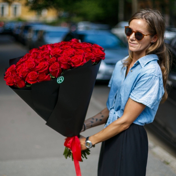 Букет из 51 красной розы 70 см (Эквадор)