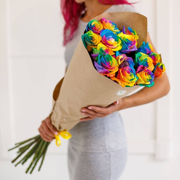 Букет из 15 радужных роз 70 см (Эквадор)