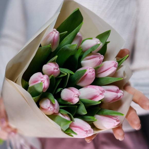 Букет из 15 розовых тюльпанов