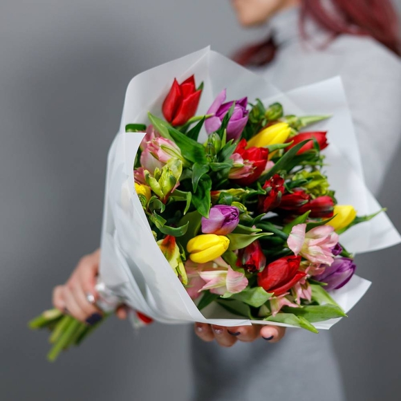 Букет из тюльпанов и альстромерии микс - S