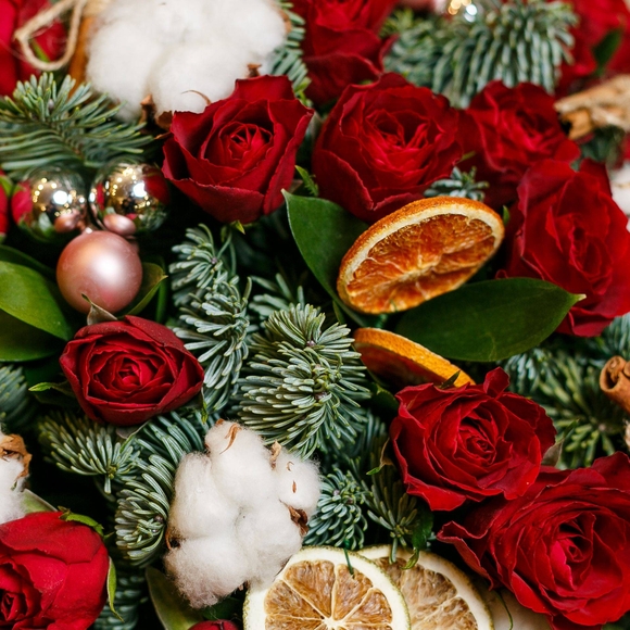 Новогодний букет из 25 красных роз 50 см (Кения)