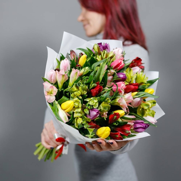 Букет из тюльпанов и альстромерии микс - L