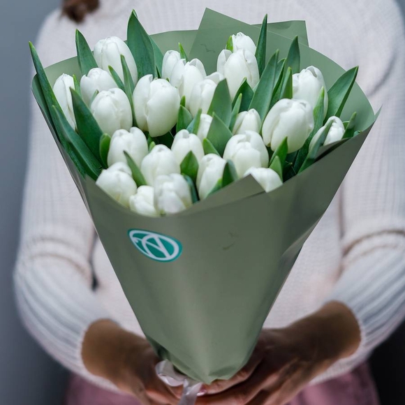Букет из 25 белых тюльпанов