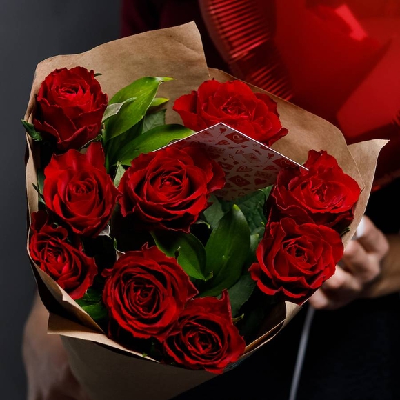 Набор размер S с букетом-комплиментом из роз Кения (50 см)