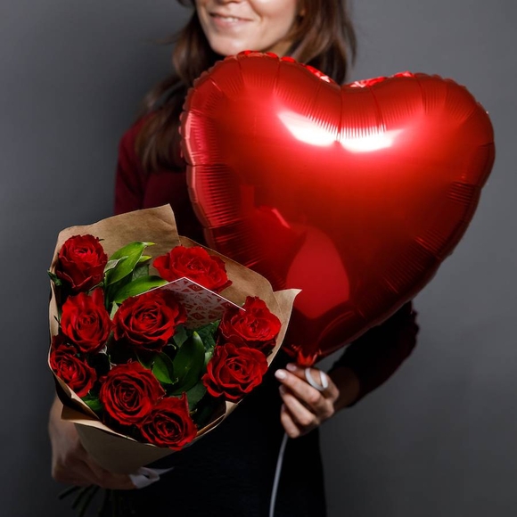 Набор размер S с букетом-комплиментом из роз Кения (50 см)