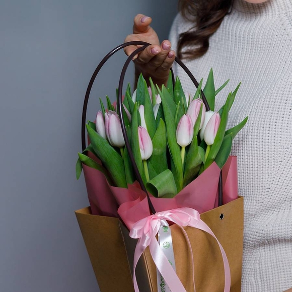 Цветочная сумочка с тюльпанами нежный микс - S