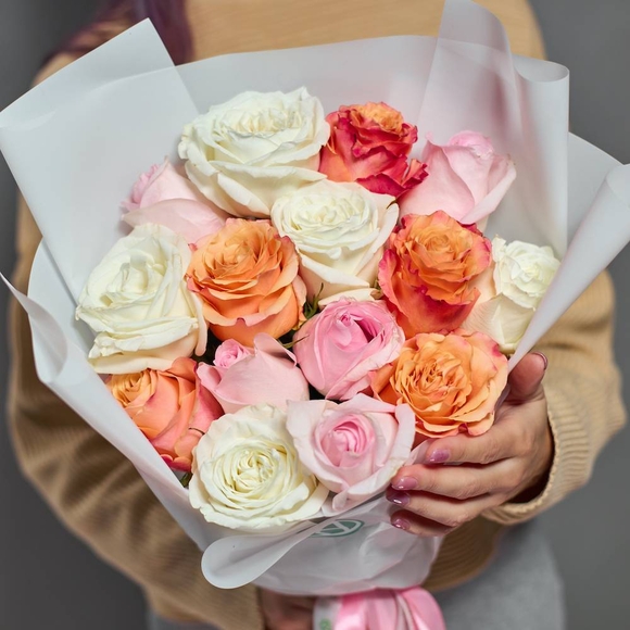 Букет из 15 роз нежный микс 50 см (Эквадор) в корейской упаковке