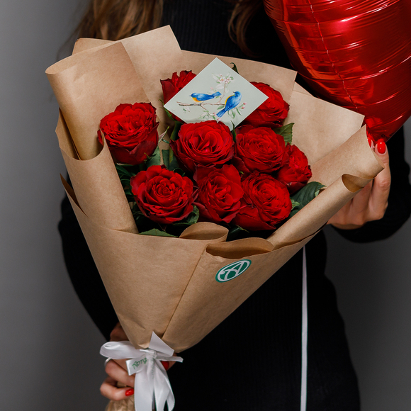 Набор размер S с алым букетом-комплиментом в корейской упаковке