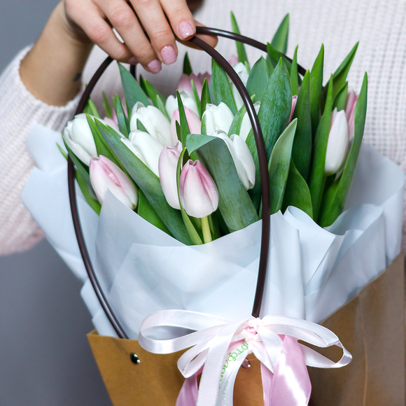 Цветочная сумочка с тюльпанами нежный микс - М