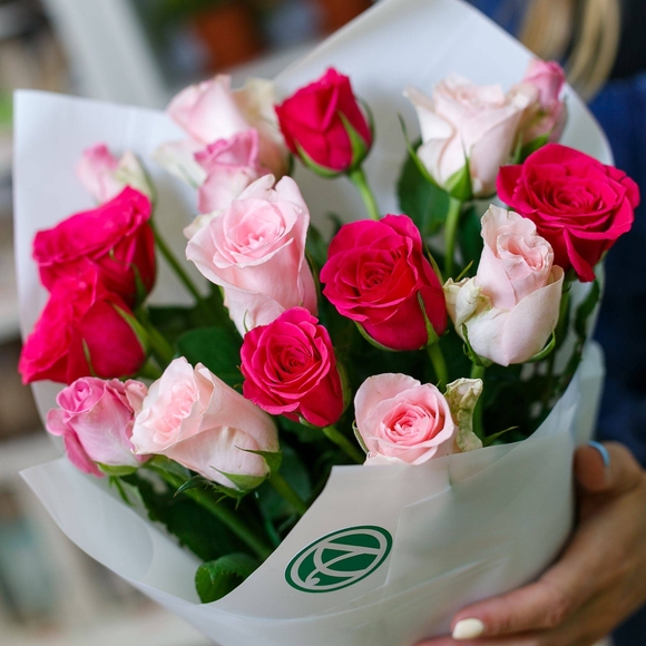 Букет из 15 роз розовый микс 50 см (Кения)