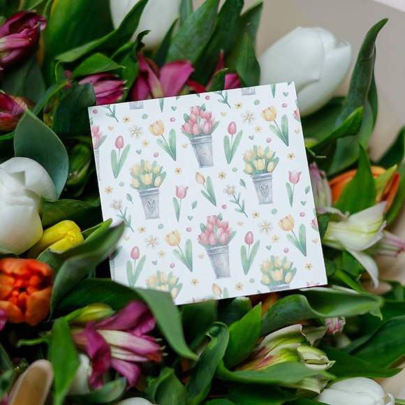 Набор размер M+ с букетом тюльпаны и альстромерия М