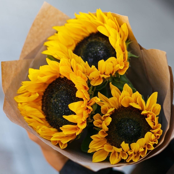 Букет из 3 подсолнухов