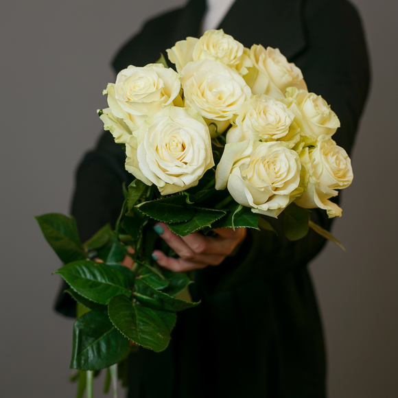 Букет из 9 белых роз 50 см (Эквадор)