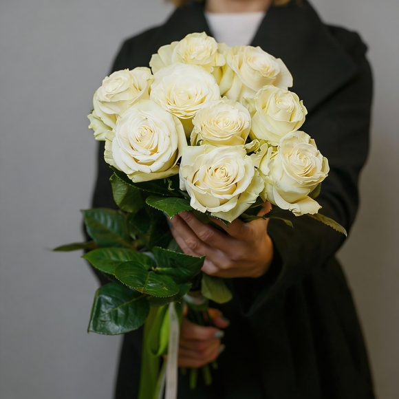 Букет из 9 белых роз 50 см (Эквадор)