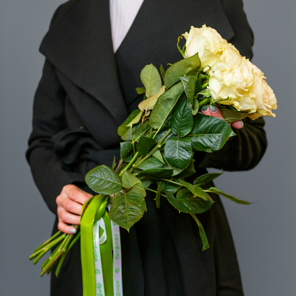 Букет из 9 белых роз 50 см (Эквадор)