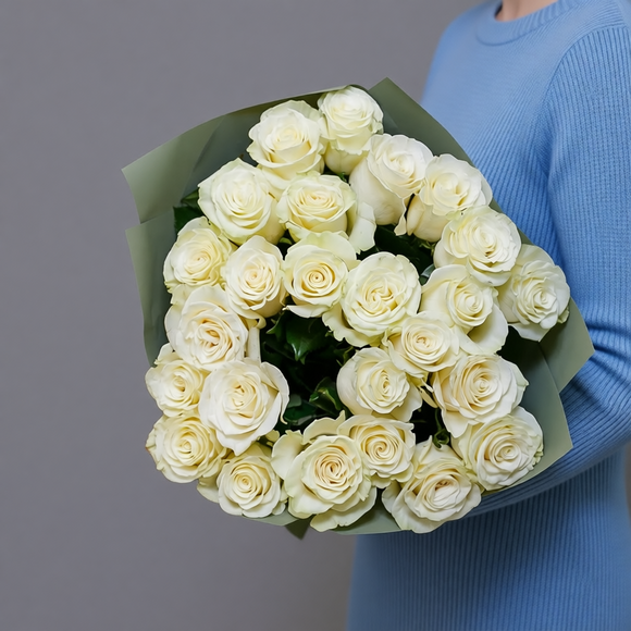 Букет из 25 белых роз 50 см (Эквадор)