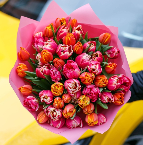 Букет из 51 пионовидного тюльпана