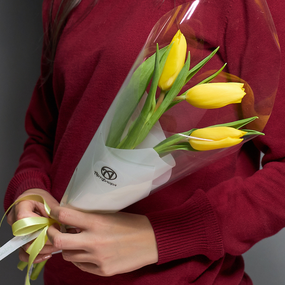 3 желтых тюльпанов
