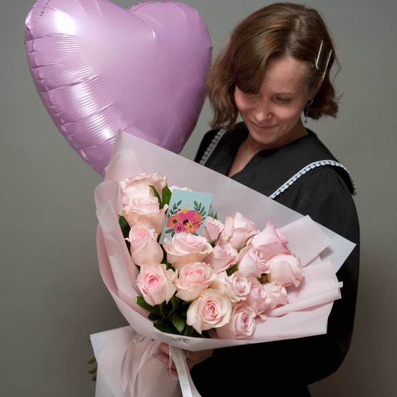 Набор с букетом-сердце из розовых роз 50 см (Эквадор)