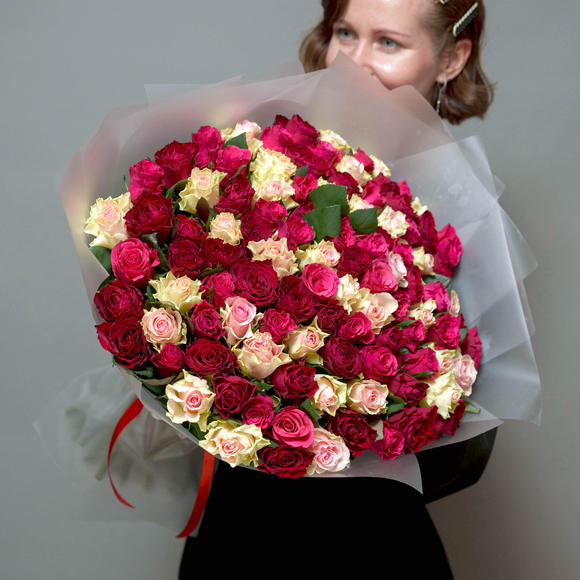 Букет из 101 розы нежный микс 50 см (Кения) в корейской матовой упаковке