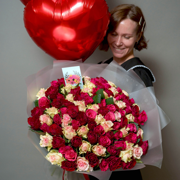 Набор размер ХХL с букетом 101 роза нежный микс Кения (50 см)