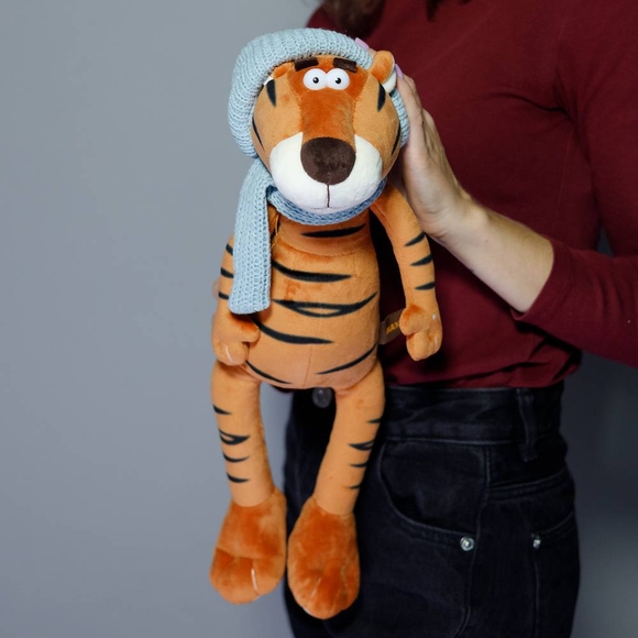 Игрушка мягкая "тигренок Гоша в вязаном шарфе и шапке" 25 см