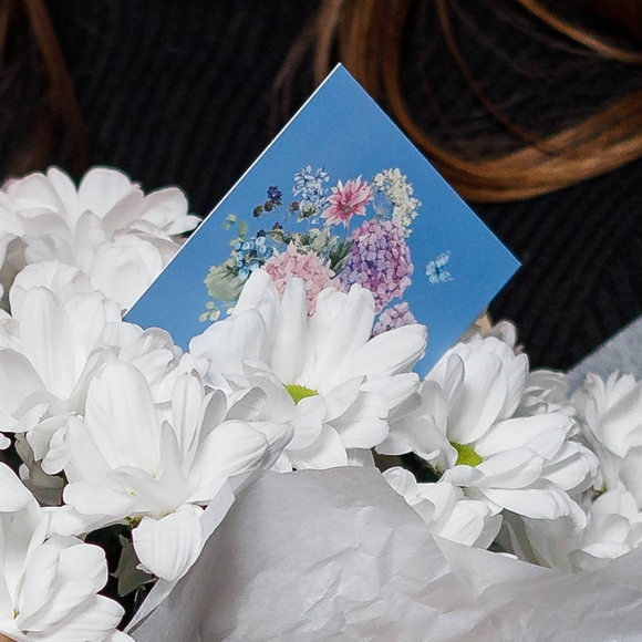 Набор с крафт-пакетом с кустовой хризантемой Бакарди (ромашка большая)