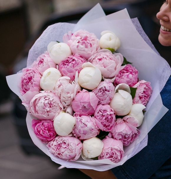 Букет из 25 пионов микс (Голландия)