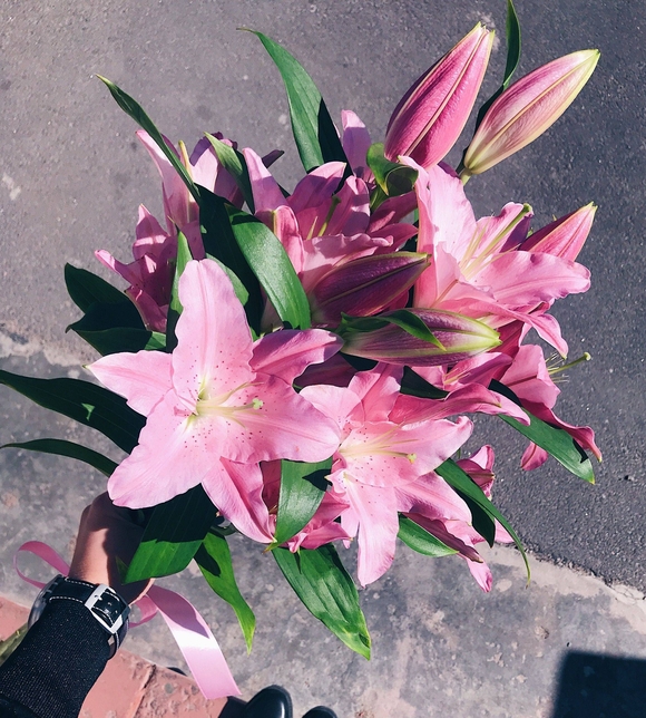 Букет из 5 розовых лилий